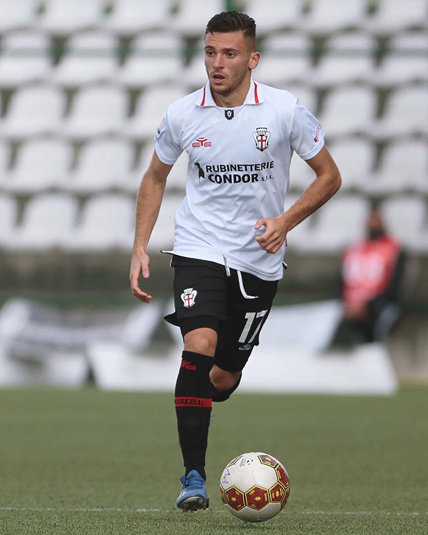 Giovanni Bruzzaniti - 17 - Centrocampista